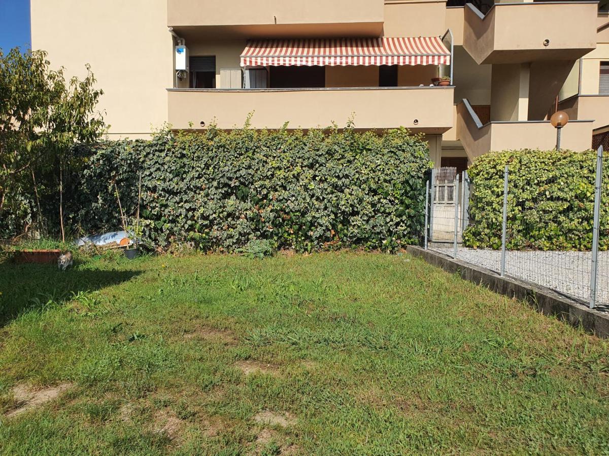 La Casetta Di Silvia Mommio Exterior foto