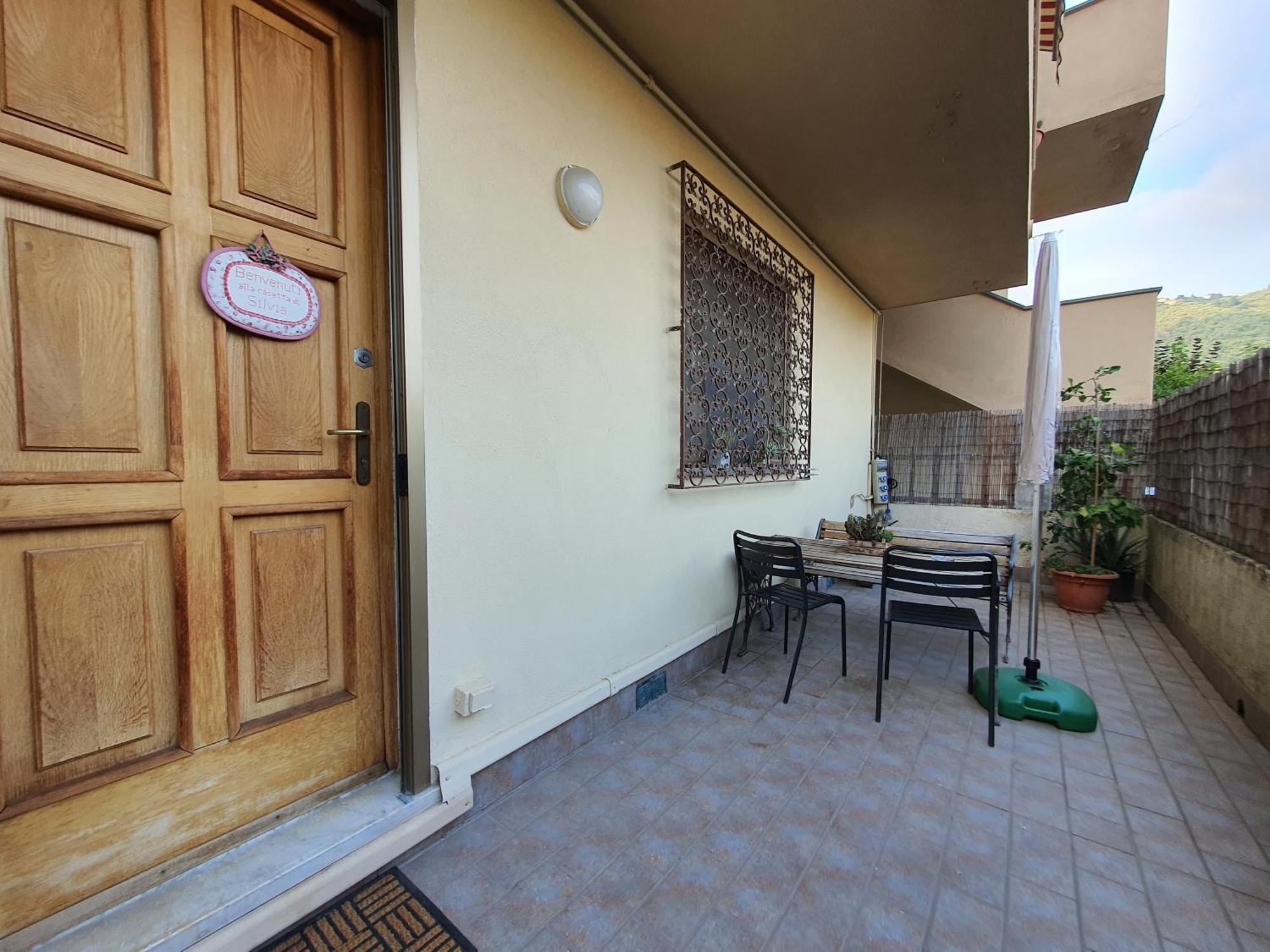 La Casetta Di Silvia Mommio Exterior foto